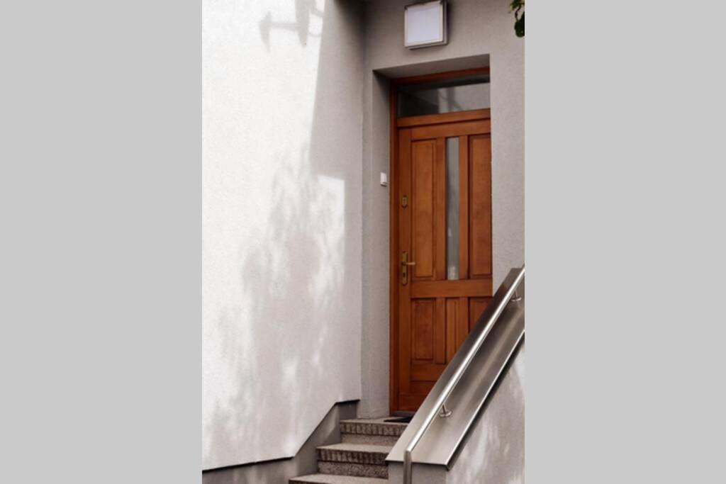 Modern Apartment In Tarnow Exterior photo
